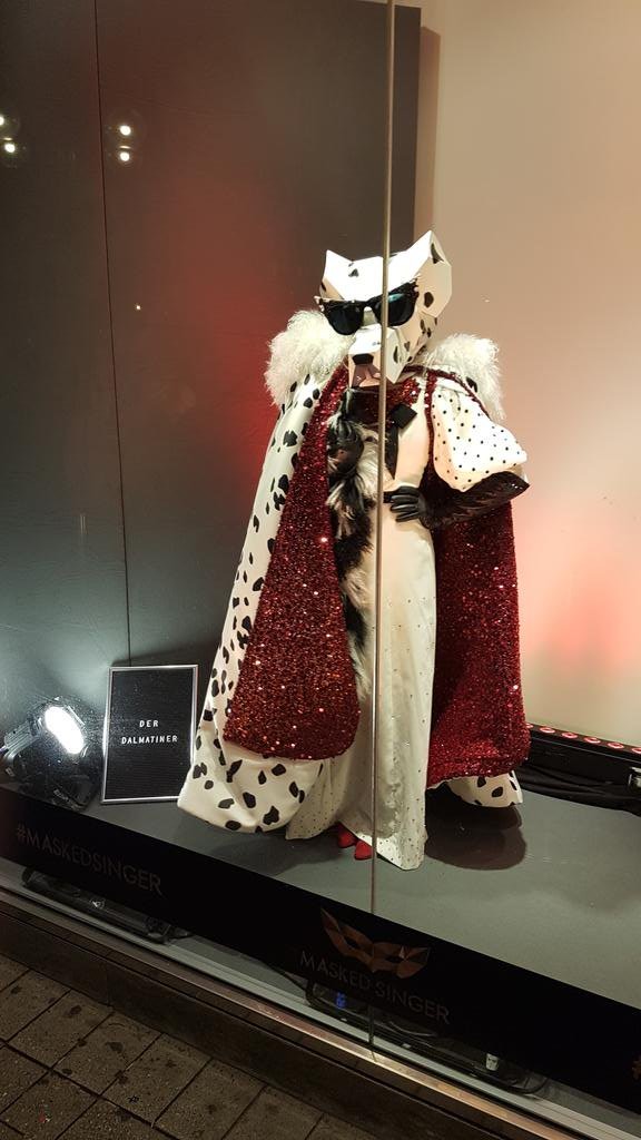 Der Dalmatiner - mit mehreren hundert Swarovski-Steinen besetzt