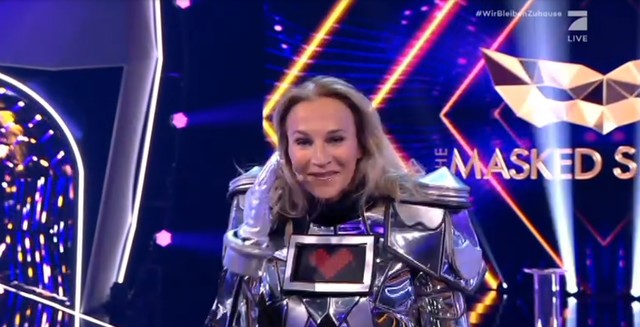 Der Roboter ist... Caroline Beil!