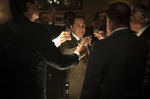 Dunkle Gesellen in New Yorker Hinterzimmern: Mafioso Joe Colombo (Giovanni Ribisi) will den "Paten" verhindern.