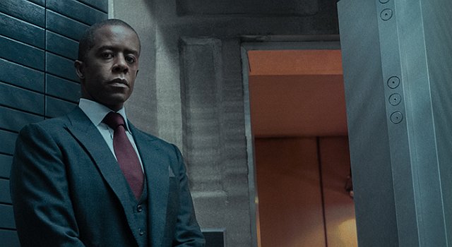 Welche Motive verfolgt Conrad Grantchester (Adrian Lester).