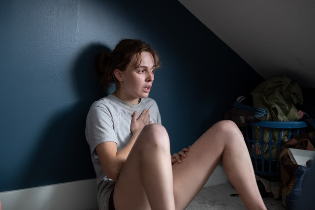 Fast alle sind dem Virus erlegen, aber Frannie (Odessa Young) ist schwanger.