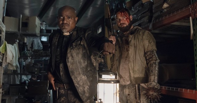 Gabriel (Seth Gilliam) und Aaron (Ross Marquand) machen eine schreckliche Entdeckung.