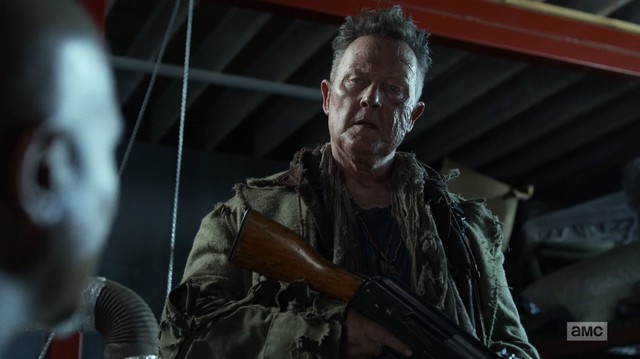 Mays (Robert Patrick) hat seinen Glauben an die Menschheit schon lange verloren.