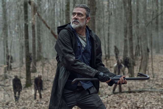 Negan (Jeffrey Dean Morgan) kämpft sich den Weg frei.