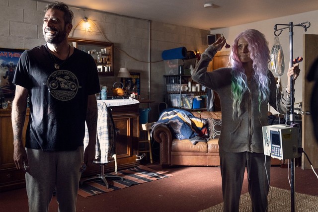 Lucille (Hilarie Burton) lässt sich von ihrer Krankheit nicht unterkriegen.