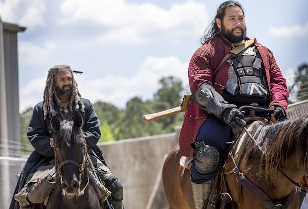 Ezekiel (Khary Payton) und seine loyale rechte Hand Jerry (