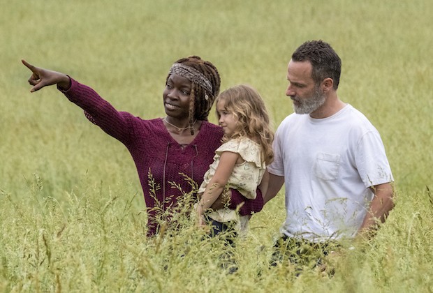 Noch bilden Michonne (Danai Gurira), die kleine Judith und Rick (Andrew Lincoln) eine glückliche Familie. Aber wie lange wird dieses Glück noch anhalten?