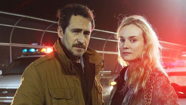 Die Ermittler Marco Ruiz (Demián Bichir) und Sonya Cross (Diane Kruger) lernen sich auf der Brücke kennen.