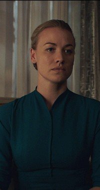 Yvonne Strahovski als Serena Joy in "The Handmaid's Tale"