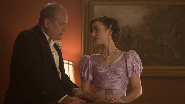 Der Hollywood-Patriarch Pat Brady (Kelsey Grammer) mit seiner Tochter Cecelia (Lily Collins)