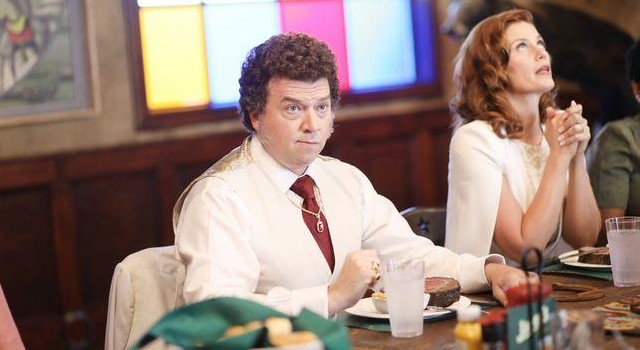 Gerade in der Familie von Jesse (Danny McBride) - hier mit Ehefrau Amber (Cassidy Freeman) - herrscht Protz und Scheinheiligkeit.