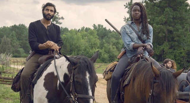 Siddiq (Avi Nash) und Michonne (Danai Gurira) begehren in Hilltop Einlass