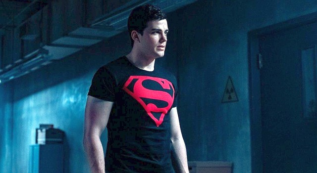 Fühlt sich merkwürdig zu dem Superman-Merchadising hingezogen: Connor (Joshua Orpin).