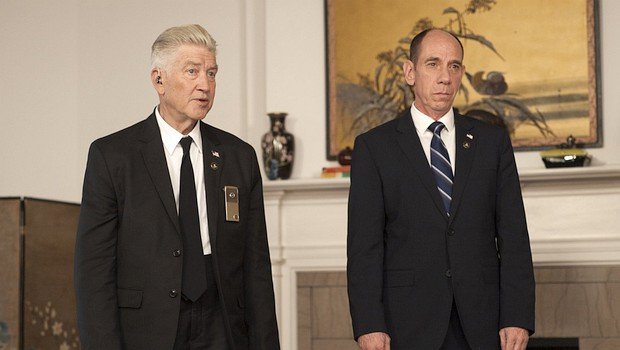 FBI Deputy Director Gordon Cole (David Lynch) und FBI Agent Albert Rosenfield (Miguel Ferrer) ermitteln wieder gemeinsam.