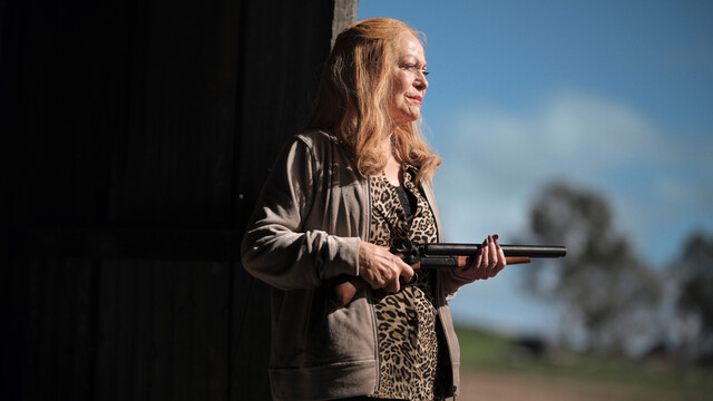 Jacki Weaver als gefürchtete Clanchefin in "Two Birds"