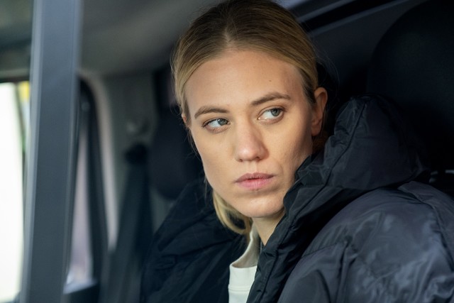 Larissa Marolt als Fiona Jäger