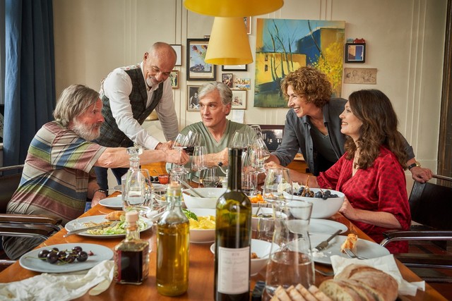 v. l.: Friedrich (Michael Wittenborn), Joachim (Heiner Lauterbach), Hermann (Walter Sittler), Annette (Adele Neuhauser), Ella (Iris Berben)