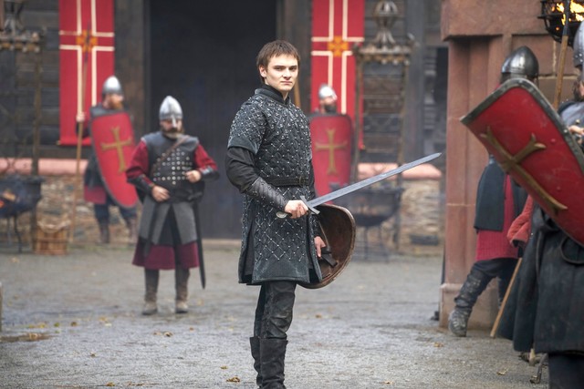Louis Davison als Prince Edmund in "Vikings: Valhalla"