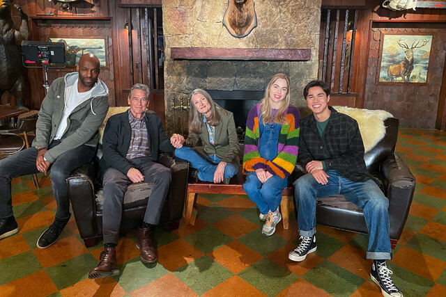 Von link nach rechts: Colin Lawrence, Tim Matheson, Annette O'Toole, Sarah Dugdale und Kai Bradbury am Set von Runde 7