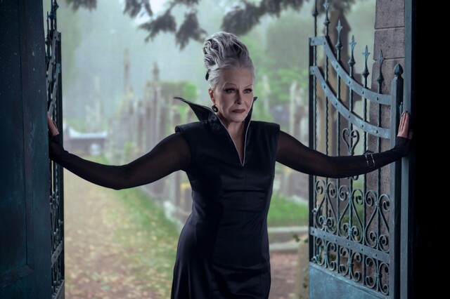 "Mit Schirm, Charme und Melone"-Veteranin Joanna Lumley als Grandmama