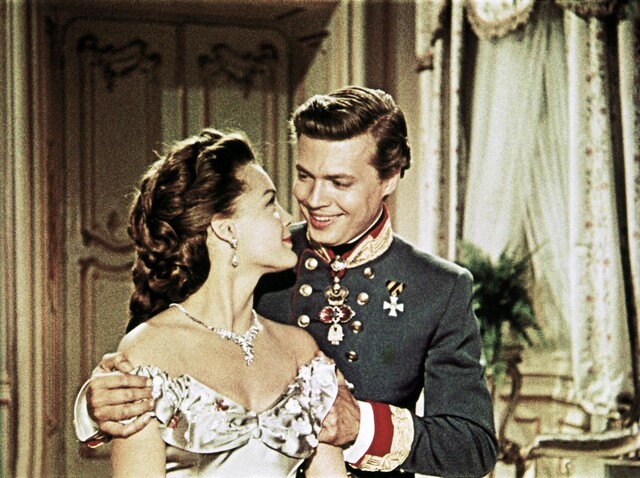 Sissi (Romy Schneider) und Kaiser Franz Joseph (Karlheinz B&ouml;hm)