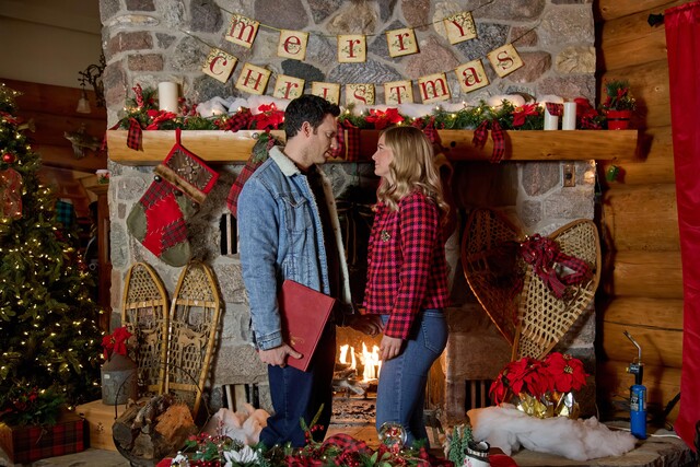 Benjamin Hall (Jake Epstein) und Olivia Matheson (Cindy Busby)