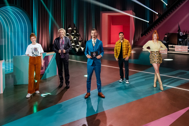 Luisa, Thomas Gottschalk, Joko Winterscheidt, Elyas M'Barek und Palina Rojinski (v. l. n. r.)