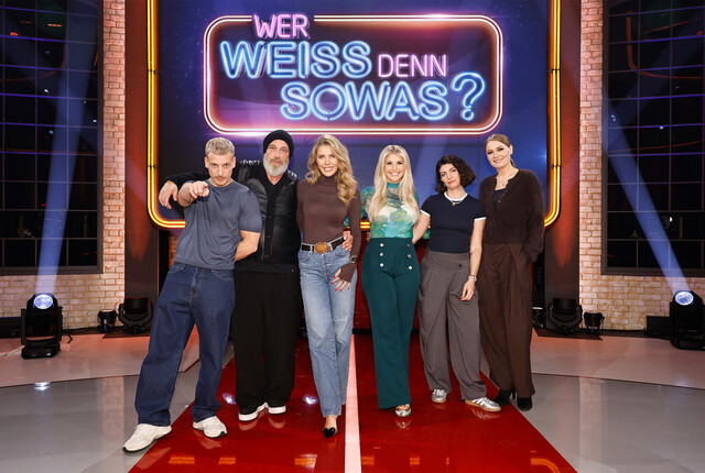 Zu Gast am 11. Oktober: (v. l.) Felix Lobrecht, Torsten Sträter, Victoria Swarovski, Beatrice Egli, Filiz Tasdan und Martina Hill
