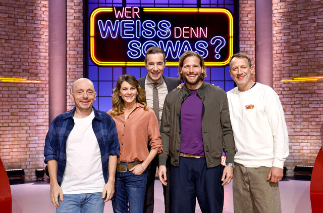 Die "Bergretter"-Stars Luise B&auml;hr (2. v. l.) und Sebastian Str&ouml;bel (2. v. r.) sind am 30. Januar 2026 zu Gast.