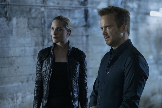 Dolores (Evan Rachel Wood) und Caleb (Aaron Paul) bilden ein Team.