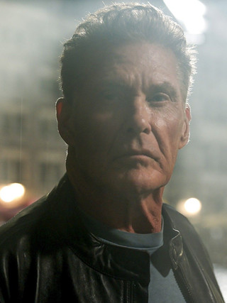 Ein paar Jahre sind vergangen, doch David Hasselhoff ist noch immer unverkennbar David Hasselhoff