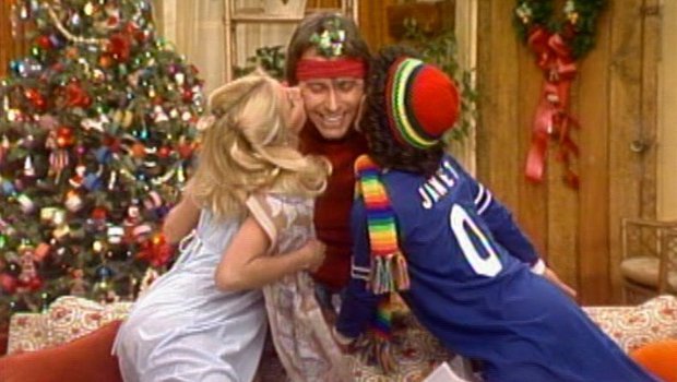 Jack (John Ritter) genießt die Wirkung seines mobilen Mistelzweigs.