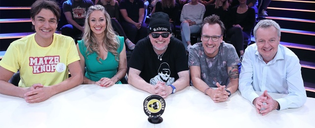 Nach dem Erfolg von "Richtig witzig!" in Sat.1 ging RTL zum Gegenangriff über und schicke ein ähnlich gelagertes Format mit