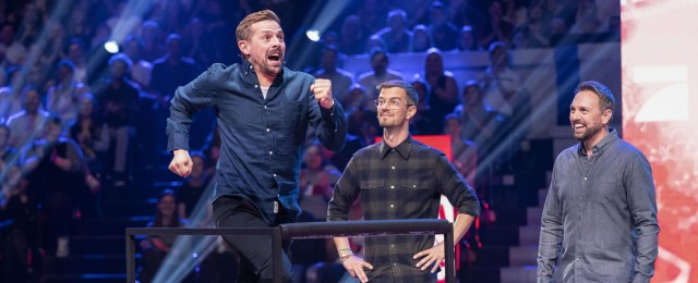 Auch "Joko &amp; Klaas gegen ProSieben" hinterließ bleibenden Eindruck. Das Entertainer-Duo tritt in sieben Spielrunden gegen seinen Arbeitgeber an. Ihre Gegner und die zugehörigen Aufgaben werden den beiden von ProSieben vorgesetzt. Im Falle eines Sieges für Joko und Klaas stellt der Sender dem Duo 15 Minuten Live-Fernsehen zur freien Verfügung. Diese nutzten sie zwei Mal eindrucksvoll: Einmal, um sozial engagierten Menschen Sendezeit zu schenken, die auf ihre Projekte aufmerksam machen konnten. Das zweite Mal gab es eine Live-Gewinnaktion in den Großstädten Köln, München, Berlin und Hamburg, bei der innerhalb von einer Viertelstunde 40.000 Euro unter glückliche Gewinner gebracht wurden. Bis zu 19,7 Prozent Marktanteil erreichte die "Joko &amp; Klaas Live"-Sendung in der Zielgruppe.