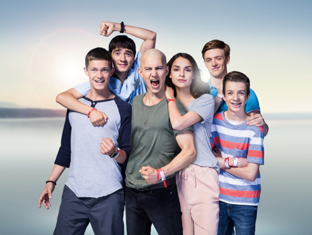 Der "Club der roten Bänder" kehrt ein letztes Mal zurück: (v.l.) Jonas (Damian Hardung), Toni (Ivo Kortlang), Leo (Tim Oliver Schultz), Emma (Luise Befort), Alex (Timur Bartels) und Hugo (Nick Julius Schuck)