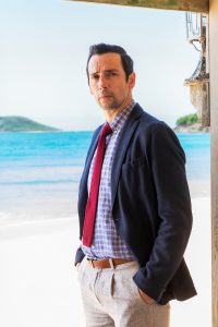 Ralf Little als Detective Inspector Neville Parker