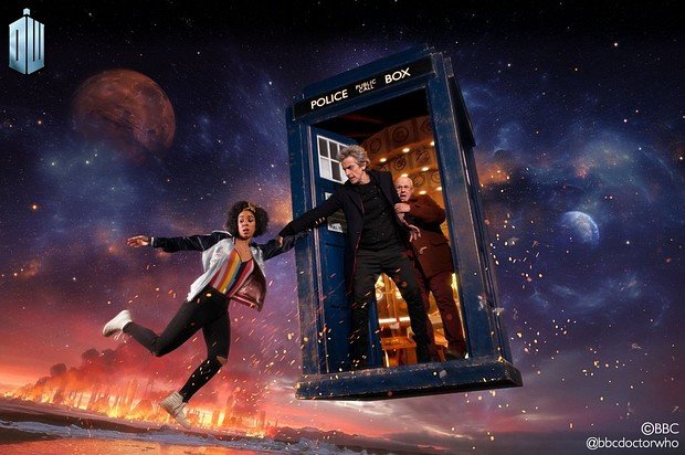 Companion Bill Potts (Pearl Mackie) mit dem Doctor (Peter Capaldi ) und Nardole (Matt Lucas)