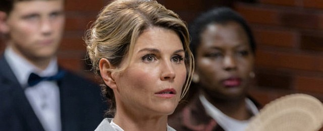 Auch andere reale Entwicklungen sorgten 2019 dafür, dass der Zuschauer eine Serie nicht mehr einfach nur als Serie empfinden kann, sondern aus der Immersion gezogen wird. Im abgelaufenen Jahr gab es den College-Zulassungs- und Bestechungs-Skandal, in den auch