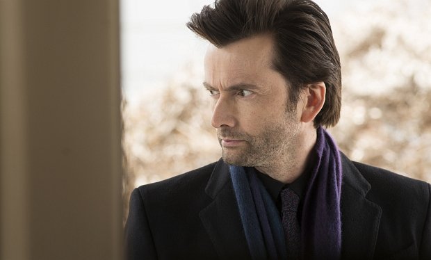 Er ist wohl der große Gegenspieler: Kilgrave (David Tennant). Er wird als Mann aus Jessicas Vergangenheit beschrieben, dessen erneutes Auftauchen ihr Leben auf den Kopf stellt.