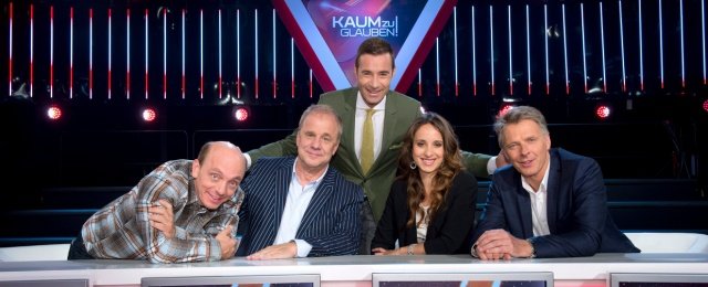 Kai Pflaume (m.) mit seinem Rateteam