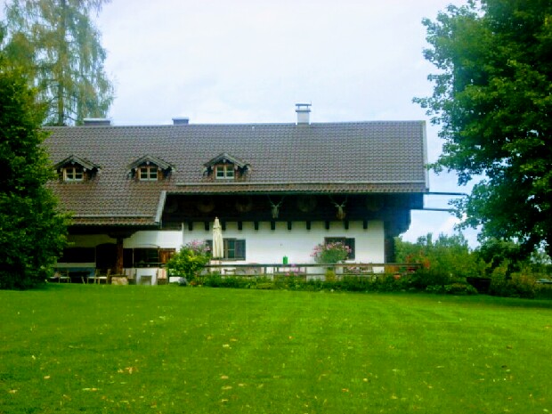 Im August 2012 besuchte der Autor das Forsthaus der Staffeln 1-17 in Dietramszell.