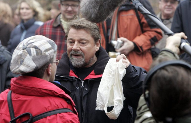 Jürgen von der Lippe auf Meinungsforschung zum Begriff "Schlüpfer"