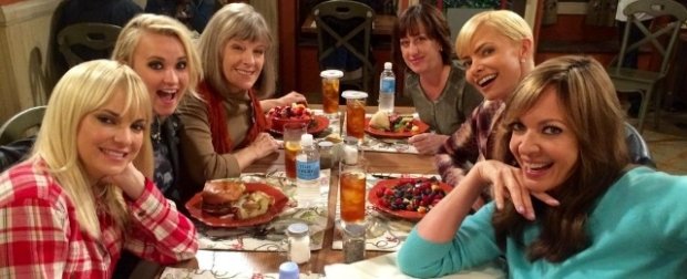 Das starke Ensemble von "Mom" oder die nicht ganz so anonymen Alkoholiker: v.l.n.r Christy (Anna Faris), Judi (Gaststar Emily Osment), Marjorie (Mimi Kennedy), Wendy (Beth Hall), Jill (Jaime Pressly) und Bonnie (Allison Janney).