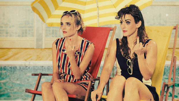 Annie Hoffmann (l.) und Jeannine Michaelsen (r.) machen Werbung für den "Ponyhof"
