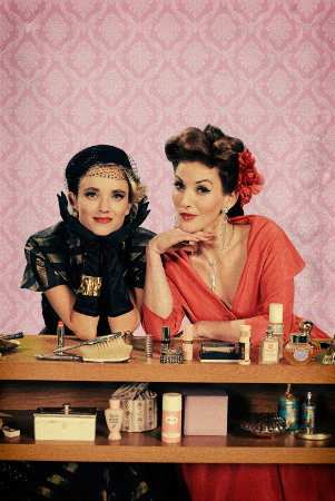 Annie (l.) und Jeannine (r.) können auch glamourös... aber nur notfalls