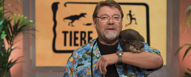 Jürgen von der Lippe mit einem Otter