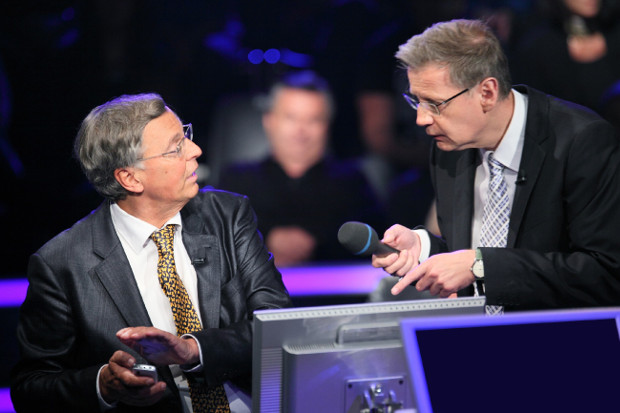 Denkwürdig: Wolfgang Bosbach versucht, Angela Merkel als Telefonjoker zu erreichen.