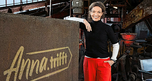 Anna. trifft